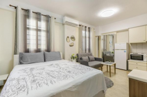 PEARL STUDIO free private parking